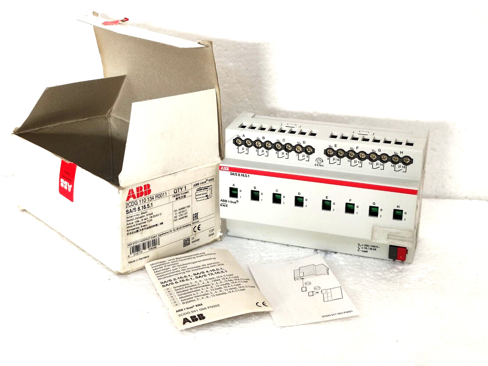 ABB 2CDG110134R0011 SA/S8.16.5.1 Switch Actuator, 8-fold, 16/20 AX, C-Load, MDRC