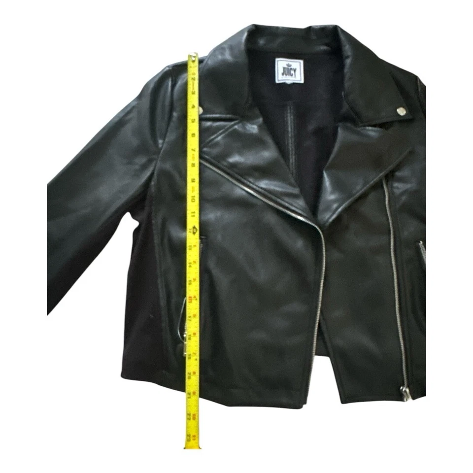 Chaqueta de moto Juicy Couture ligera de imitación de cuero en negro. Talla S/M Foto 2 de 4