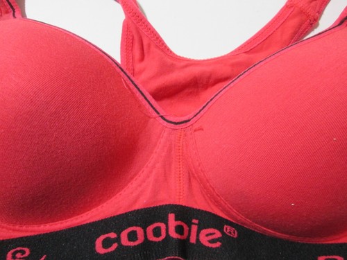 Coobie Sport Bra Size 32B Red Wireless Lined Racerback Pullover Logo Activewear - Picture 3 of 5
