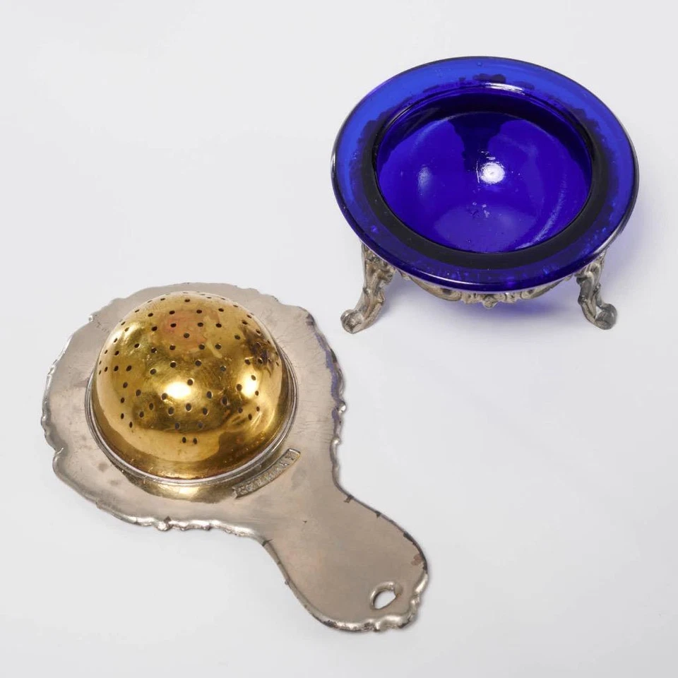 Juego de 3 coladores de té de latón de vidrio azul cobalto peltre vintage más empinado Alemania Foto 3 de 4