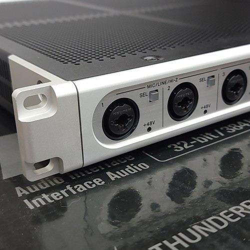 Steinberg AXR4T 32-bit Premium Thunderbolt Audio Interface OPEN BOX - Picture 5 of 9