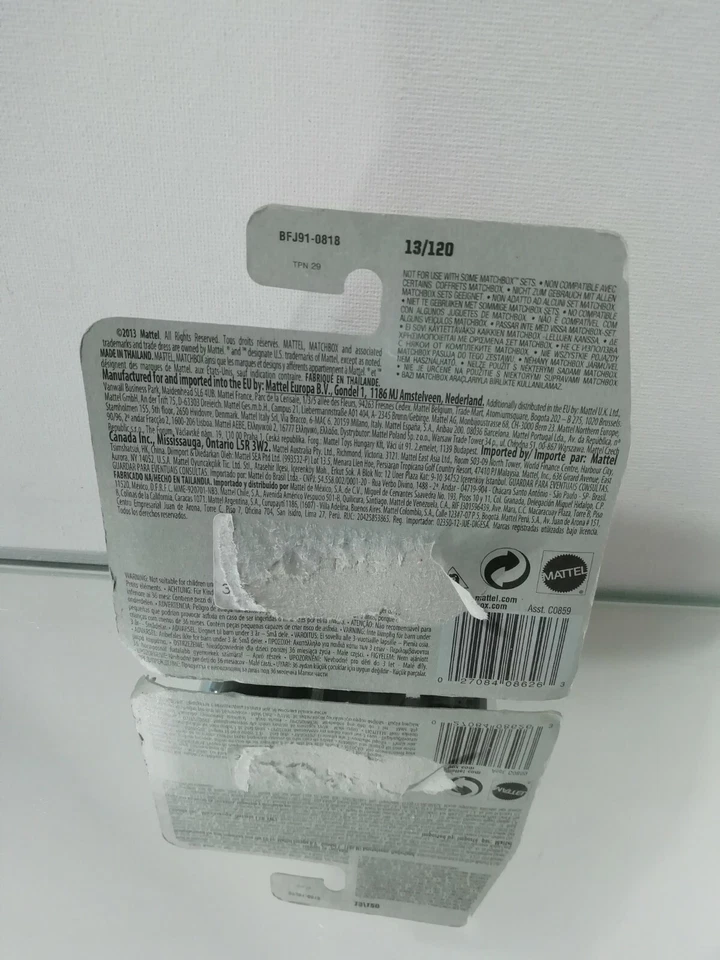 smerigliatrice a terra fiammiferi in blu su carta - Immagine 2 di 3