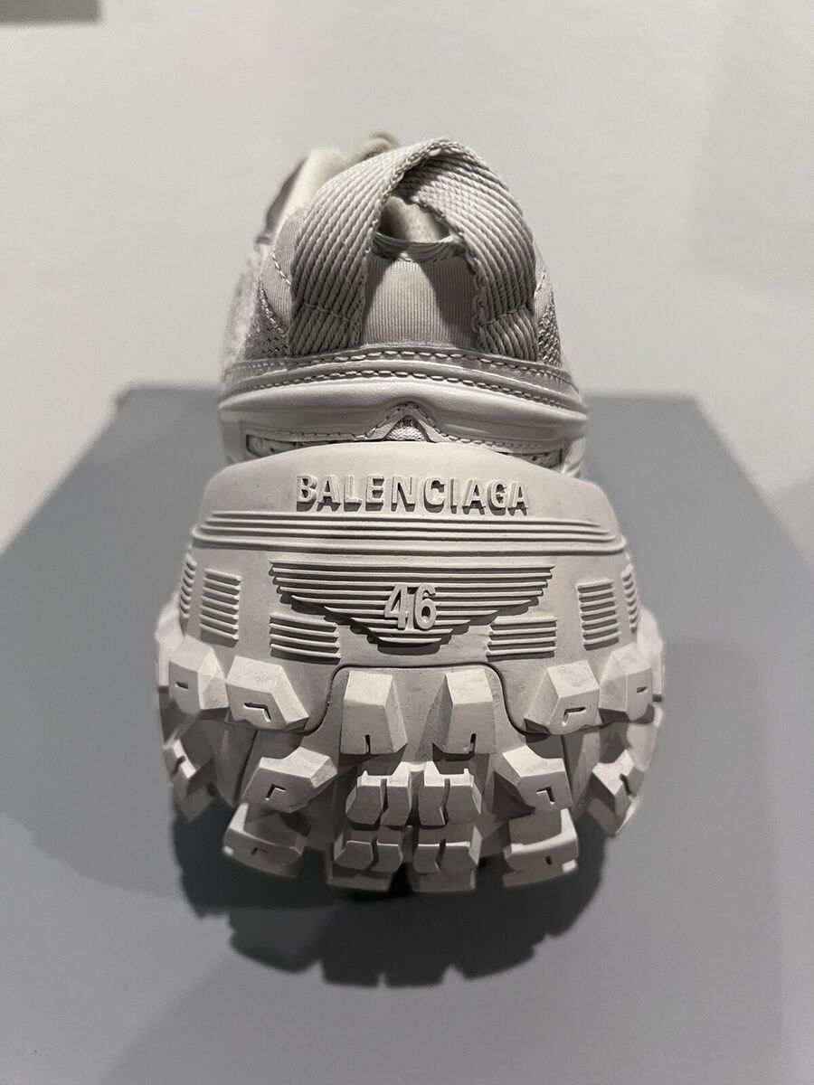 Balenciaga Bouncer Defender Low Top Sneaker (Men) Beige Size Balenciaga Bouncer Defender Low Top Sneaker (Men) Beige Size