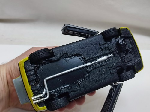 Modified Custom 1/24 Volkswagen Golf GTi MK3 Sunnyside Yellow Model Car - Picture 11 of 13