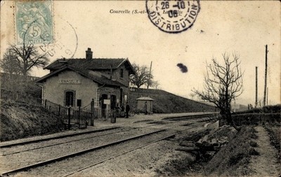 Ak Courcelle Frankreich, Bahnhof, Gleisseite - 4651146
