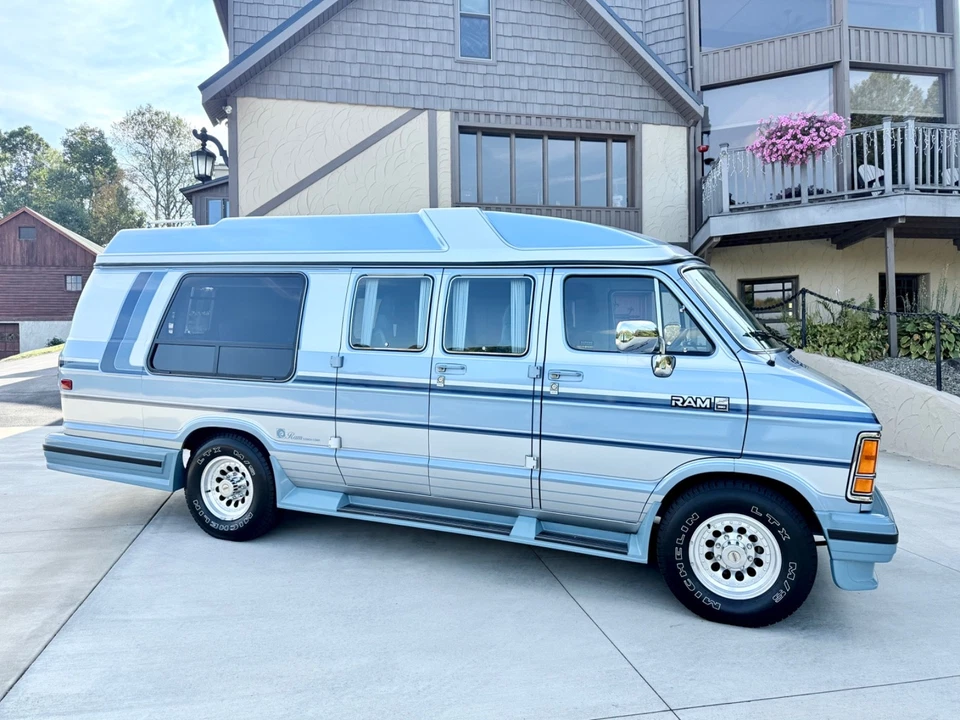 Dodge Ram Van B350 1988 Foto 2 de 4