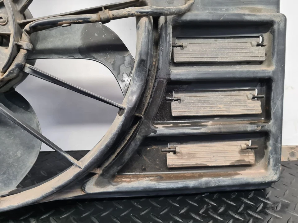 FORD TRANSIT MK8  2019 2.0 TDCI Radiator Fan Cowling 2002228 - Image 4 of 4