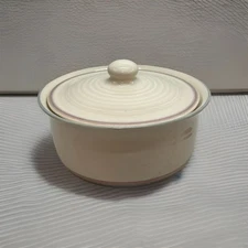 Pfaltzgraff Aura Pink Casserole Dish w/ Lid – 2 Qt Stoneware USA – Vintage