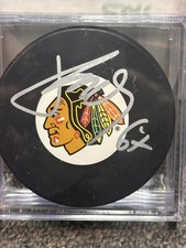 Michael Frolík signed Chicago Blackhawks logo Puck w/cube