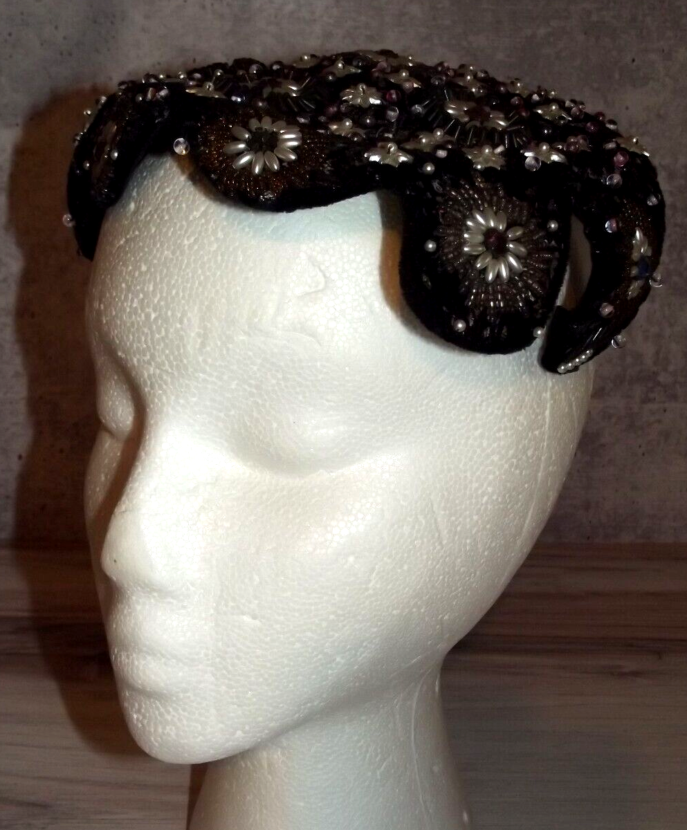 Vintage 1950s Beaded Black Velvet Cocktail Hat by G. Howard  display picture 3