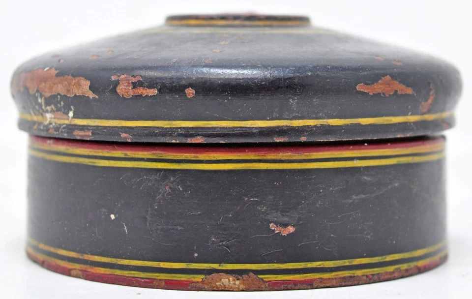 Antigua caja de madera Kum Kum en polvo Tika original laca tallada a mano pintada Foto 3 de 4