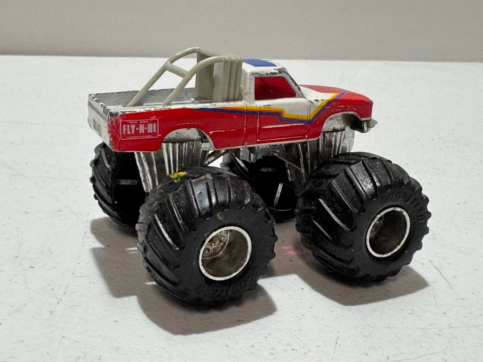 De colección 1985 Matchbox *FLY-N-HI SUPER CHARGERS* Monster Truck Diecast Foto 2 de 4