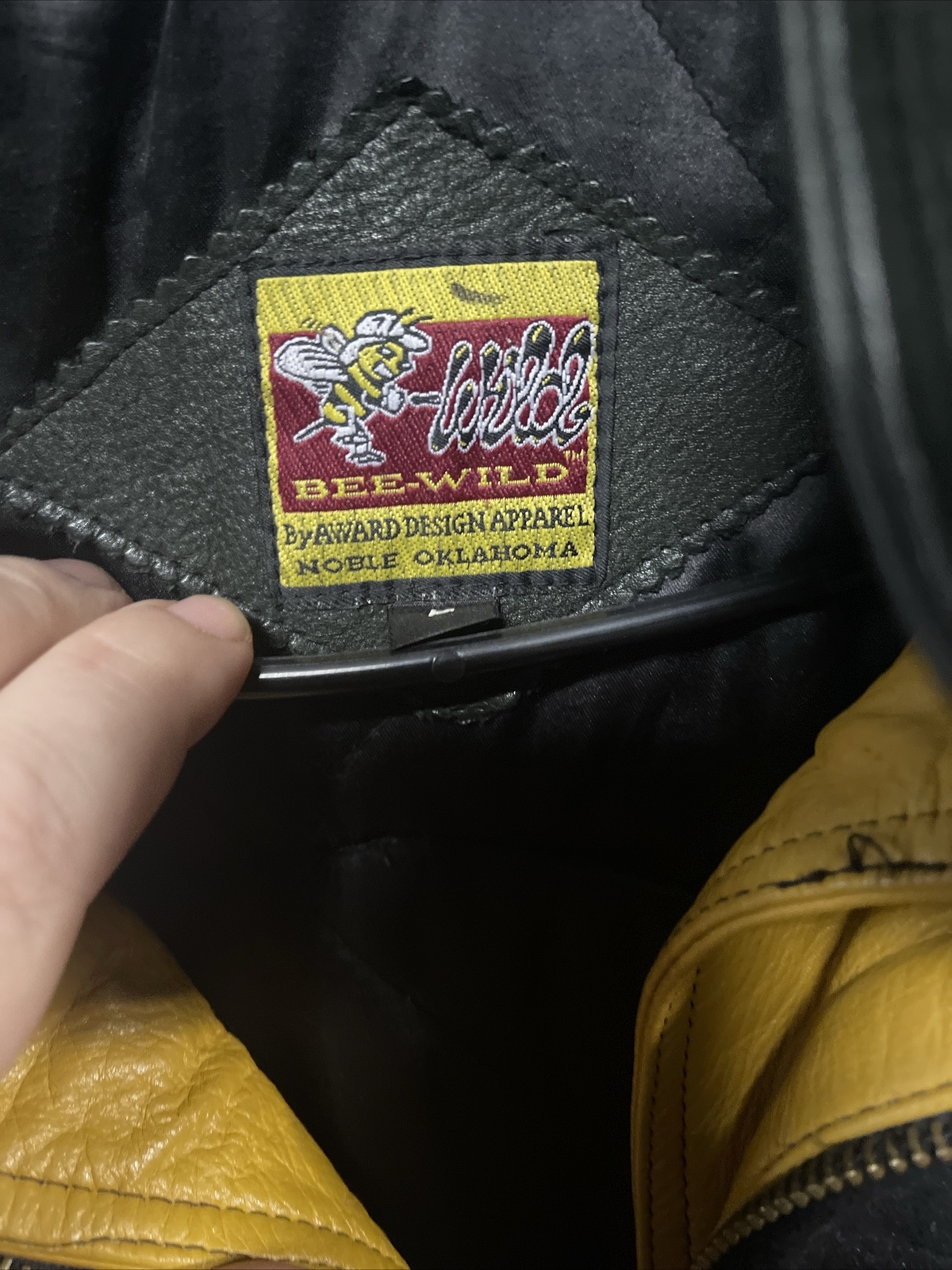 Bee-Wild Cowboy Up Bull Riders Only Leather Jacket Wrangler Suede Las Vegas 1997