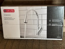 Delta Classic 19810-DST Chrome Single-Handle Pulldown Kitchen Faucet