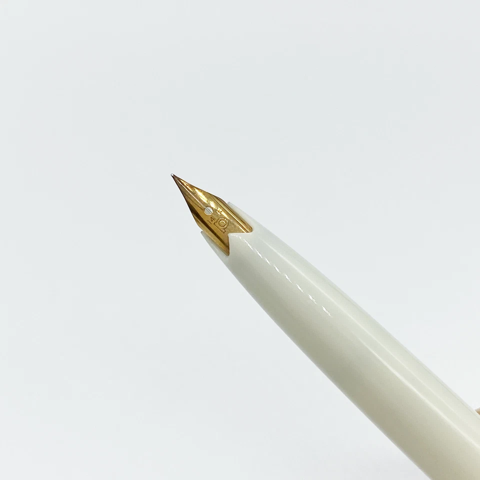 Pluma Estilográfica PLATINO Oro 14K Plumín Tamaño Corto Patrón Trébol Sin Usar De Colección Foto 2 de 4