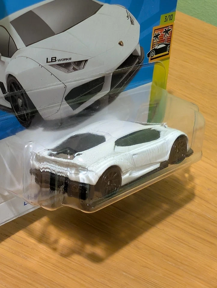 Hot Wheels - ERROR Lamborghini LB-Works Liberty Walk Huracan - Raro Foto 4 de 4