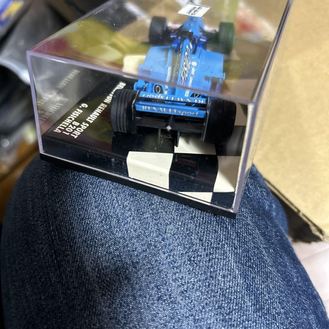 MINICHAMPS BENETON RENAULT B201 28127