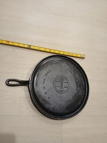 Griswold Cast Iron #10 Large Block Logo Griddle 610; Vintage