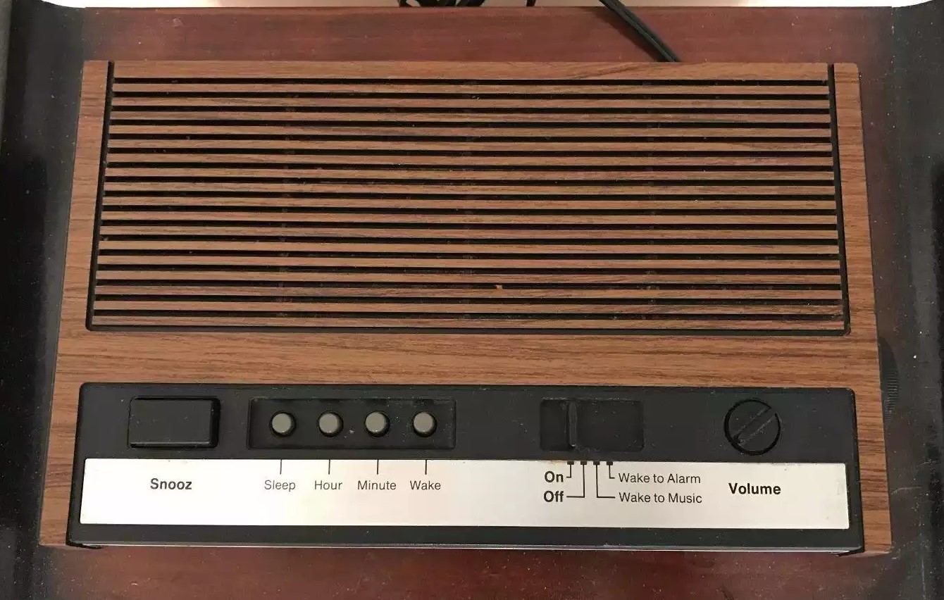 Vintage General Electric AMFM Alarm Clock Radio Model 74630D RED LED