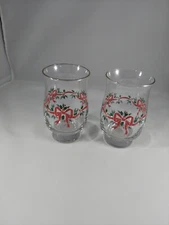 VGT. LIBBEY 14oz SET OF 2 TULIP GLASSES HOLLY BERRIES HOLIDAY RED RIBBON 5" TALL
