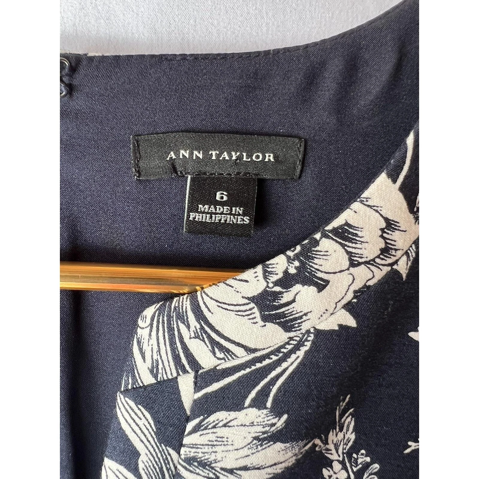 OFF WHITE Abito donna Ann Taylor Shift tubino cappuccio maniche floreale taglia 6 blu bianco sporco