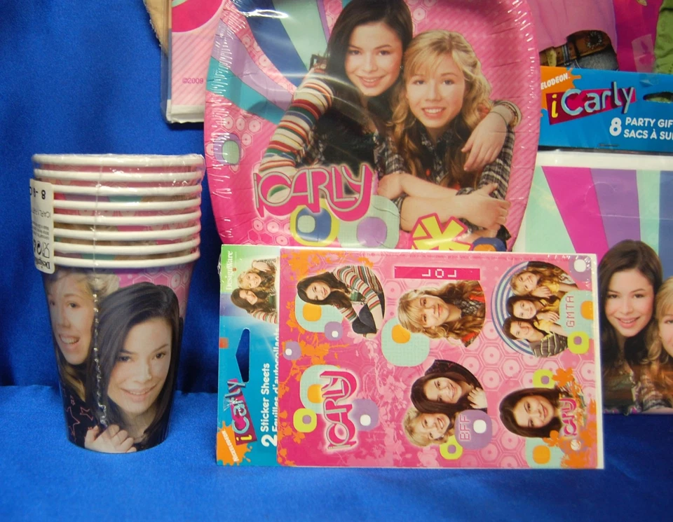 I Carly # 6 Plates  Tablecover Stickers  Cup Loot Bag Foil Balloon - Image 3 of 4