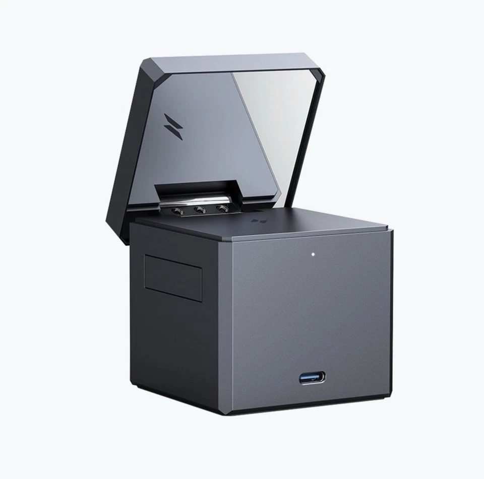 Anker 3-in-1 Cube with Magsafe - Black: USB-C Wireless Charger for Apple iPhone - Image 3 of 4