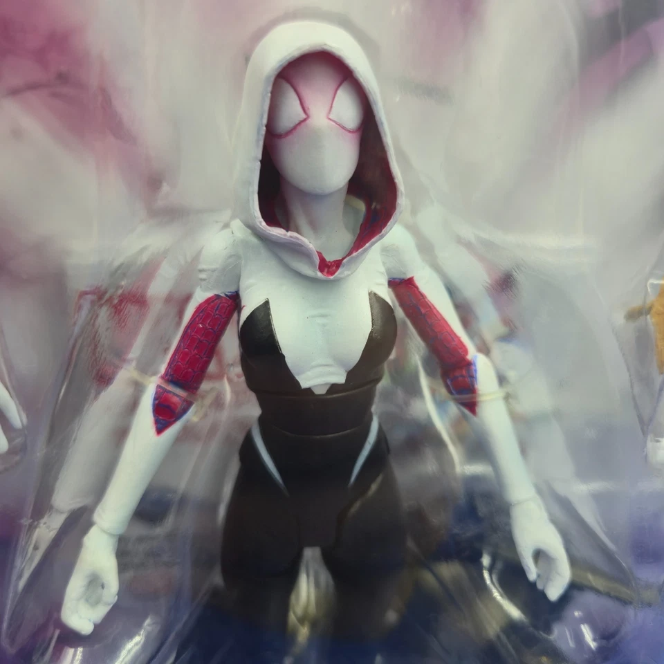 "Figura de acción Marvel Select Spider-Gwen 7"" Diamond Select Toys con base de diorama" Foto 2 de 4