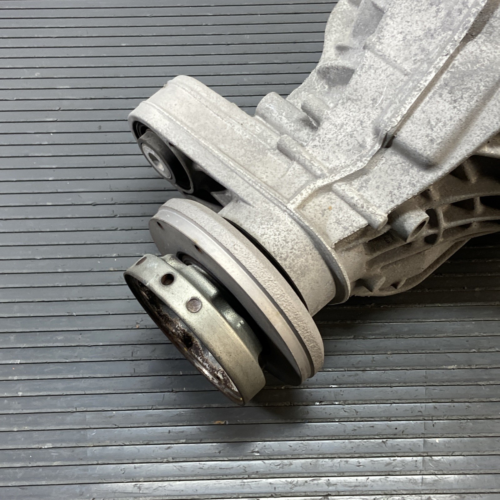 2017-2023 Maserati Levante M161 Rear Differential Axle Carrier 34K Miles OEM