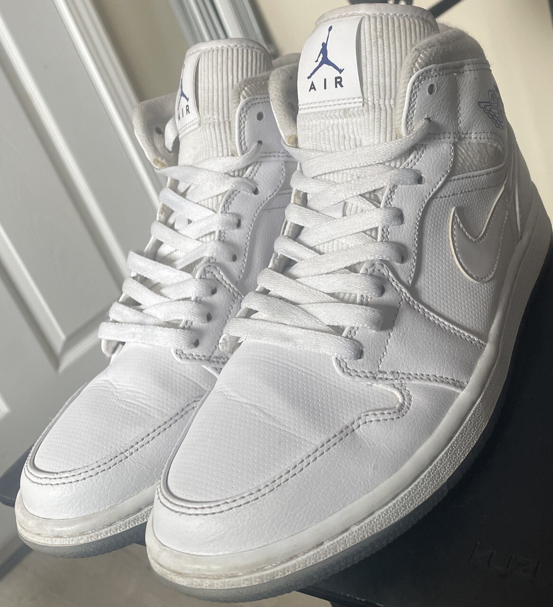 スニーカー Air Jordan 1 Retro Mid 'White Concord' Pure White AW 18 2018 Nike Air Jordan 1 Mid Pure