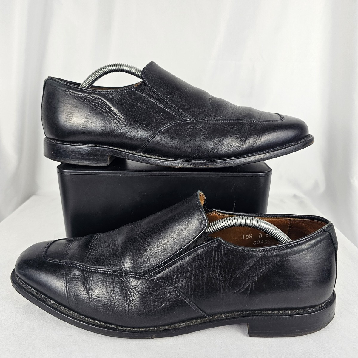 Allen Edmonds 5002 Black Leather Milford Loafers Dress Shoes 13D Made in USA Allen Edmonds Milford Black Apron Toe Loafers Dress Shoes  main image 4