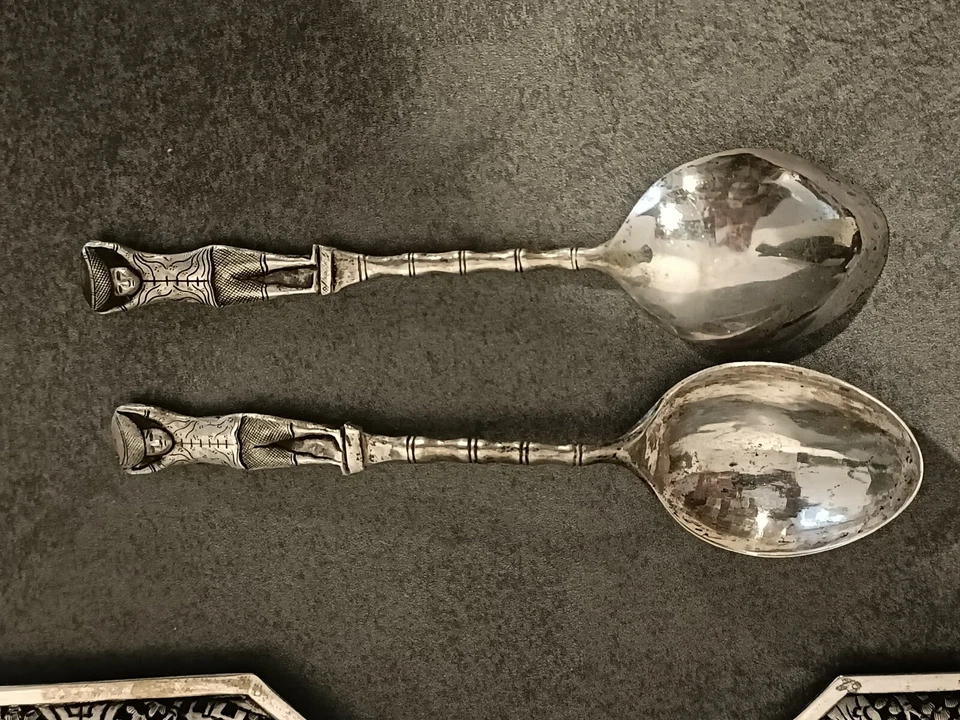 Indochine. Paire de Tasses en Porcelaine et Argent Anciennes - Photo 3/4