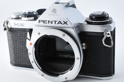 Pentax ME analoge Spiegelreflexkamera 35 mm silberfarbenes Gehäuse kostenloser Versand aus Japan【EXC+5】