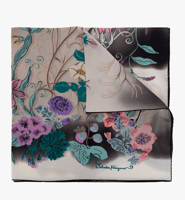 НОВАЯ шелковая шаль FERRAGAMO артикул 310123 ДЛЯ CORISIA 759599-БЕЖЕВЫЙ ФУМО АВОРИО 67790₽