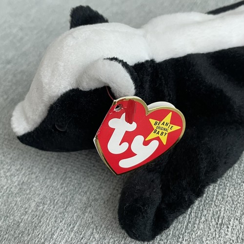 Original Ty Beanie Babies SLINKY the Skunk Plush Toy Style 4017 1995