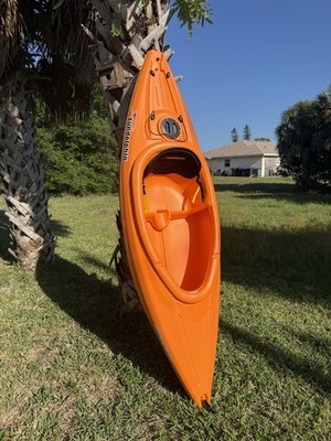 Sun Dolphin Aruba 8 SS Sit-In Kayak - LOCAL PICKUP ONLY
