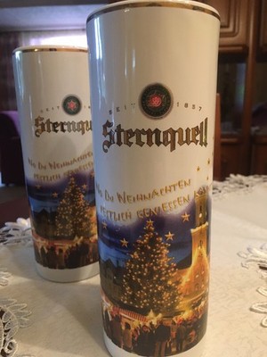 2 Bierkrüge Keramik/Porzellan - Weihnachtsmarktmotiv - Sternquell des Vogtlandes