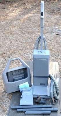 Electrolux Epic Series 3500 SR Upright Vacuum Cleaner with Caddy Attachments