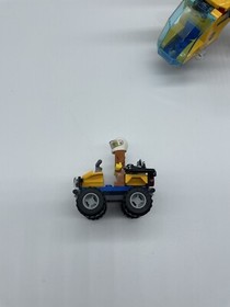 LEGO City 60158 - Jungle Cargo Helicopter 95% Complete - See Pictures.