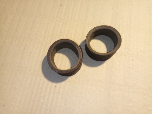 VW Golf 3 - 2x Dichtung Wischwasserdüsen Motorhaube 1H0955998