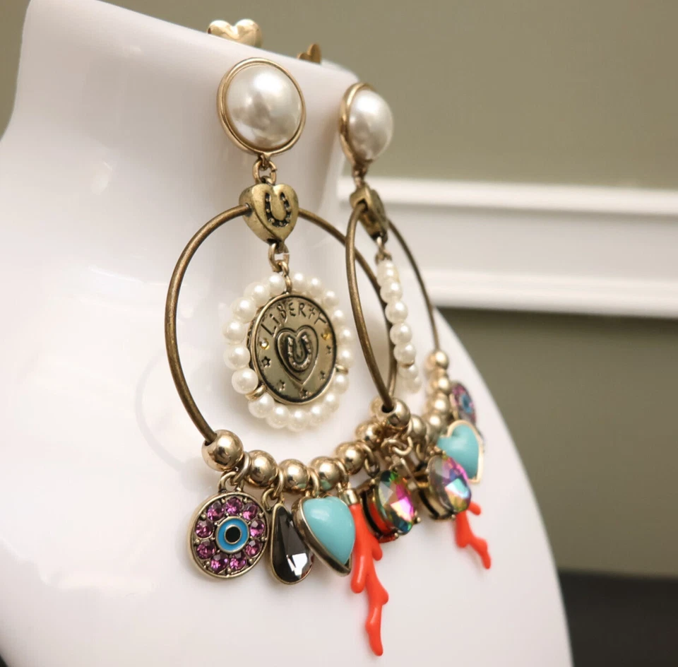 Pendientes Betsey Johnson Lucky Charms aros imitación coral y turquesa dorado Foto 3 de 4