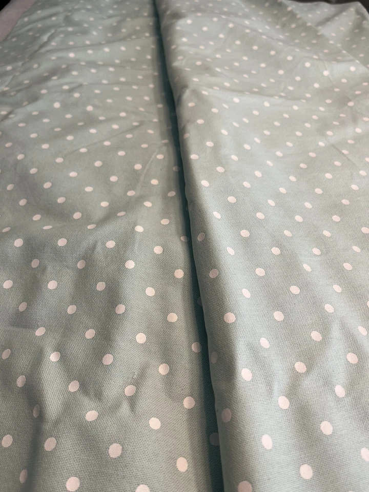 Par de cortinas Pottery Barn Kids Robin huevo azul blanco lunares negras 44x84 Foto 3 de 4