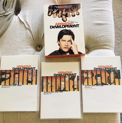 Arrested Development Season 1 DVD Set Jason Bateman Dark Comedy TV Show - Picture 3 of 5