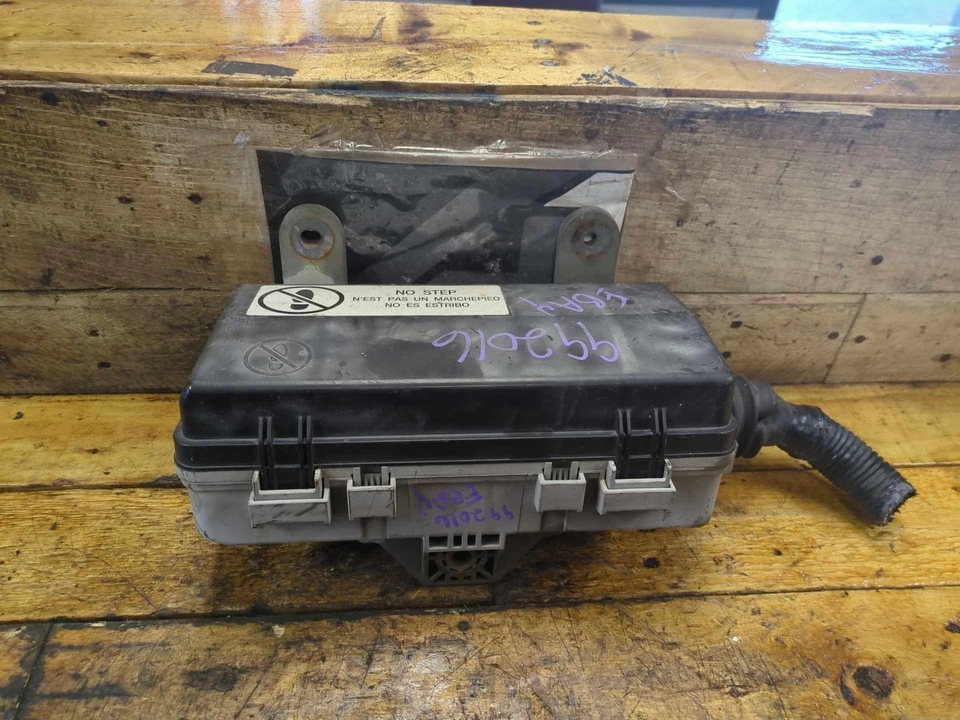 CAMIÓN ISUZU 13-16 NPR MOTOR CAJA DE FUSIBLES BLOQUE RELÉ 6,0 L Foto 4 de 4