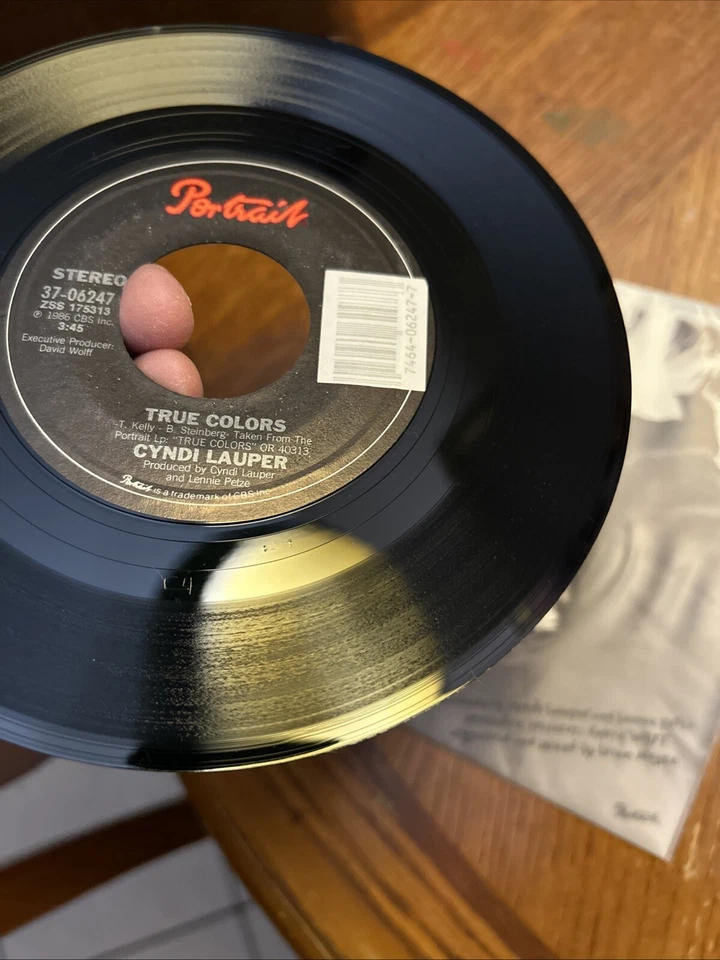 Cyndi Lauper - True Colors (7" Single)- In Mint Cond .. - Image 4 of 4
