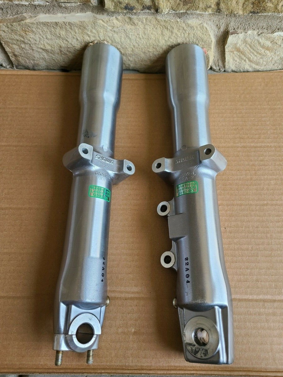 Harley-Davidson OEM Softail Fork Lowers 200-2006 45915-00 45916-00