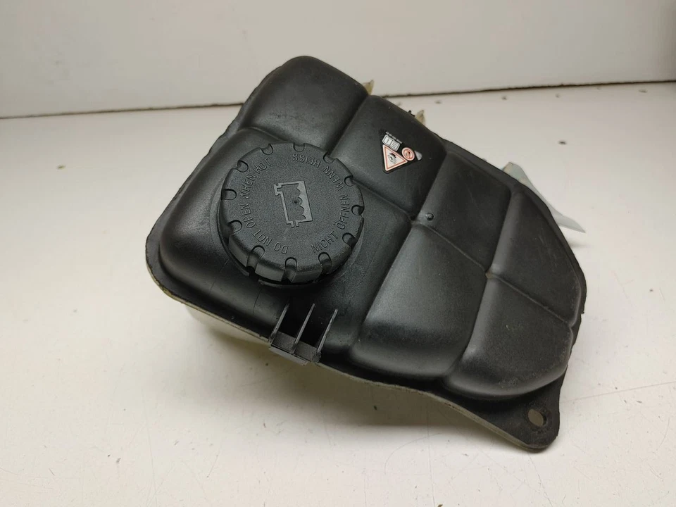 02 03 04 05 06 07 MERCEDES BENZ C230 ОХЛАЖДАЮЩАЯ ЖИДКОСТЬ RESVOIR 2035000049 - Изображение 2 из 4