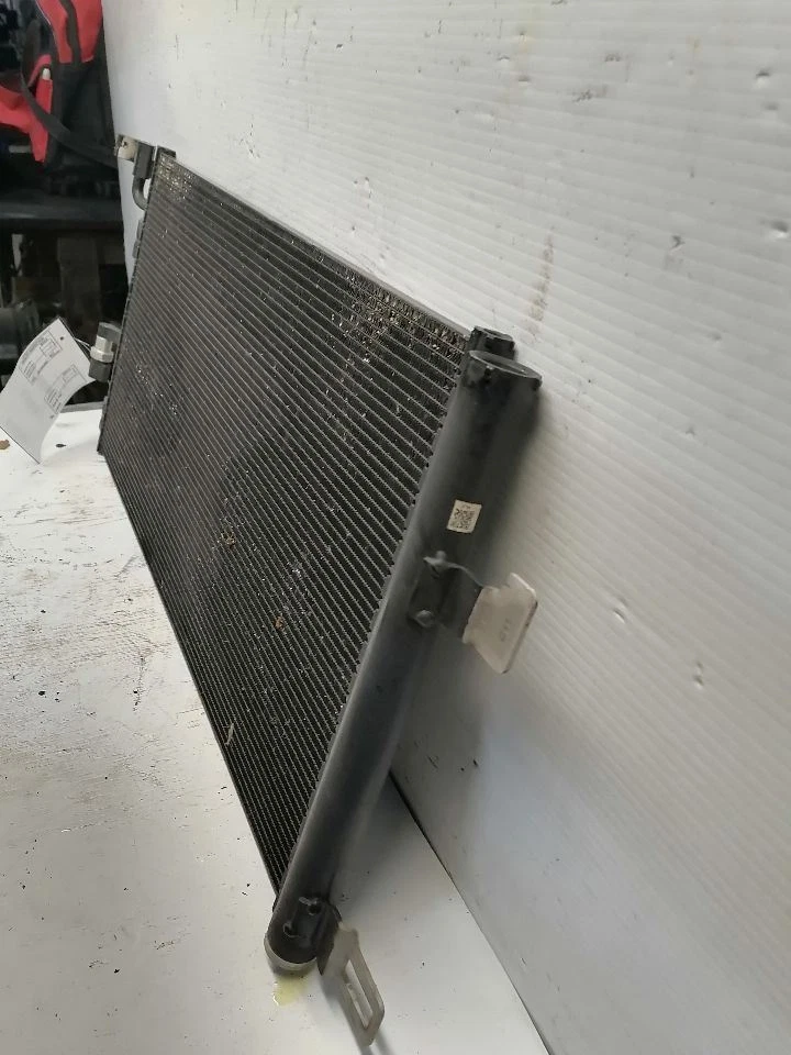 Condensador de CA compatible con 17-20 AUDI ALLROAD 1481281 Foto 2 de 4