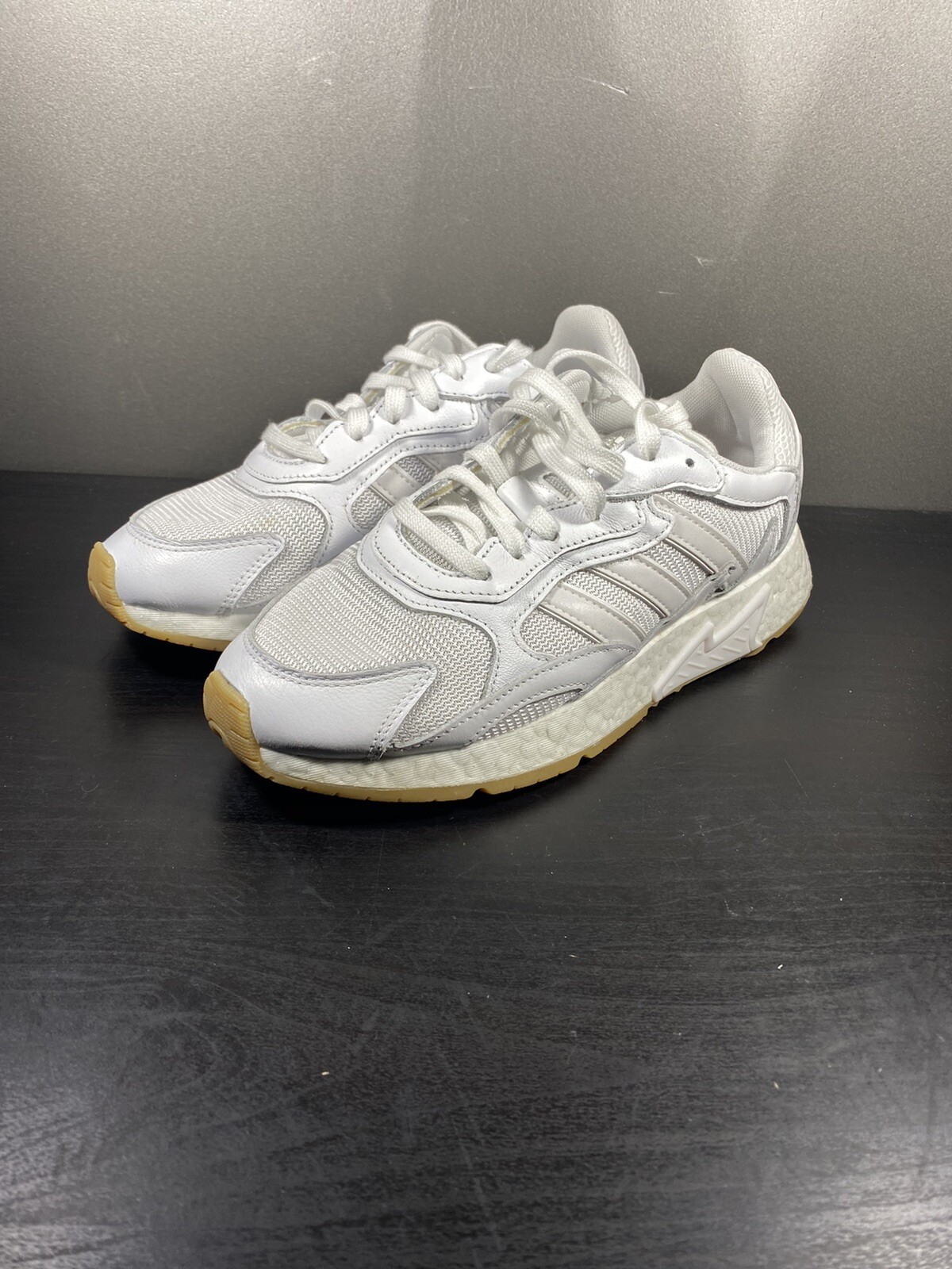 Pritrditev Neprimerno Značilno adidas tresc run j white trn izginejo katran