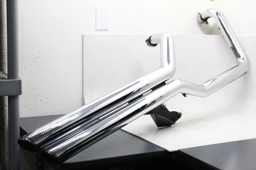 2005 Honda VTX1300S VTX1300 EXHAUST PIPE MUFFLER SLIP ON CAN PAIR Vance & Hines